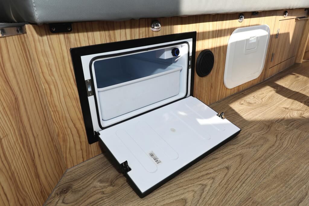 Motor yacht 