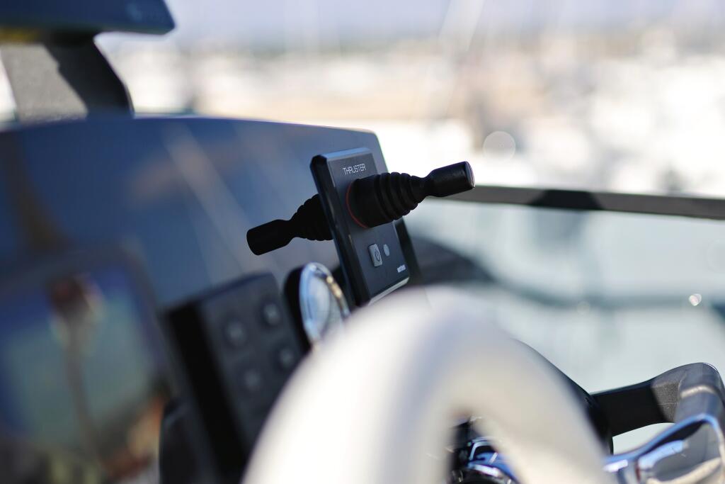 Motor yacht 