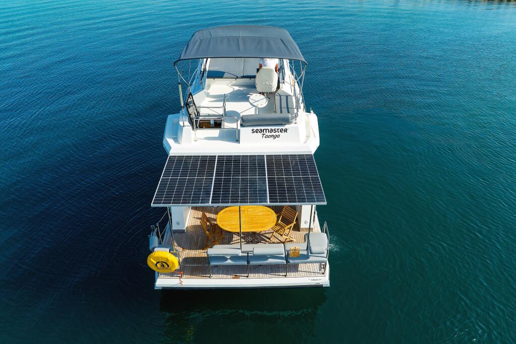 Motor yacht 