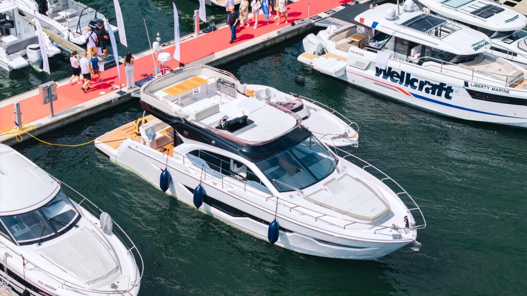 Motoryacht 