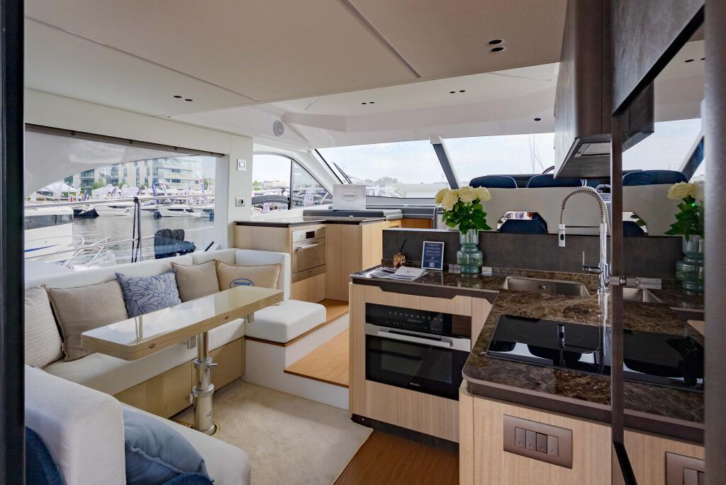 Motoryacht 