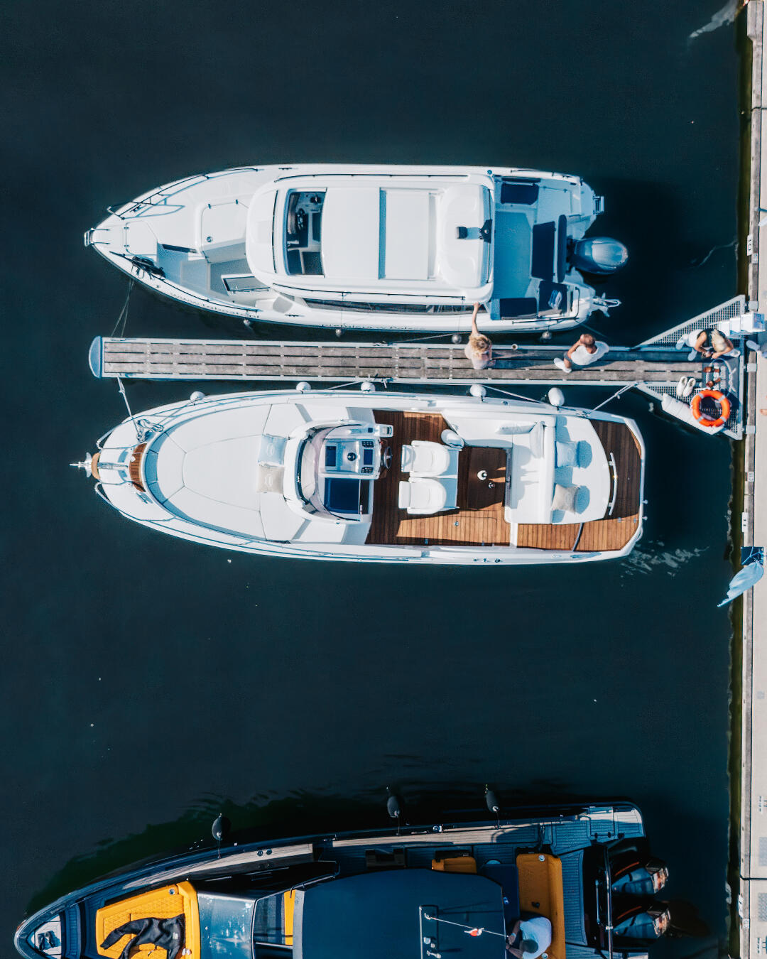 Motor boat 