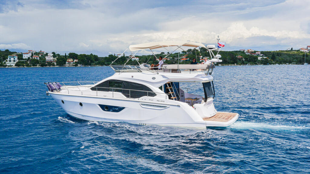 Motoryacht 