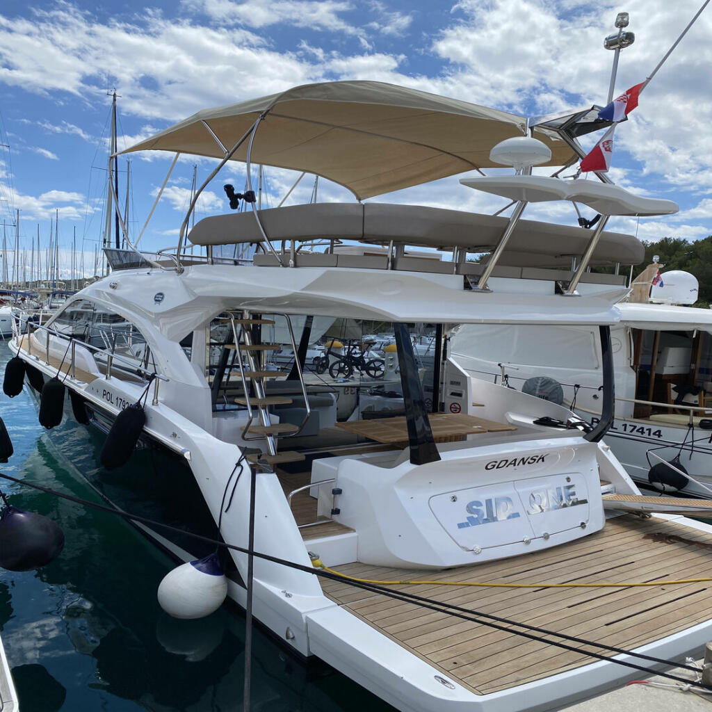 Motoryacht 