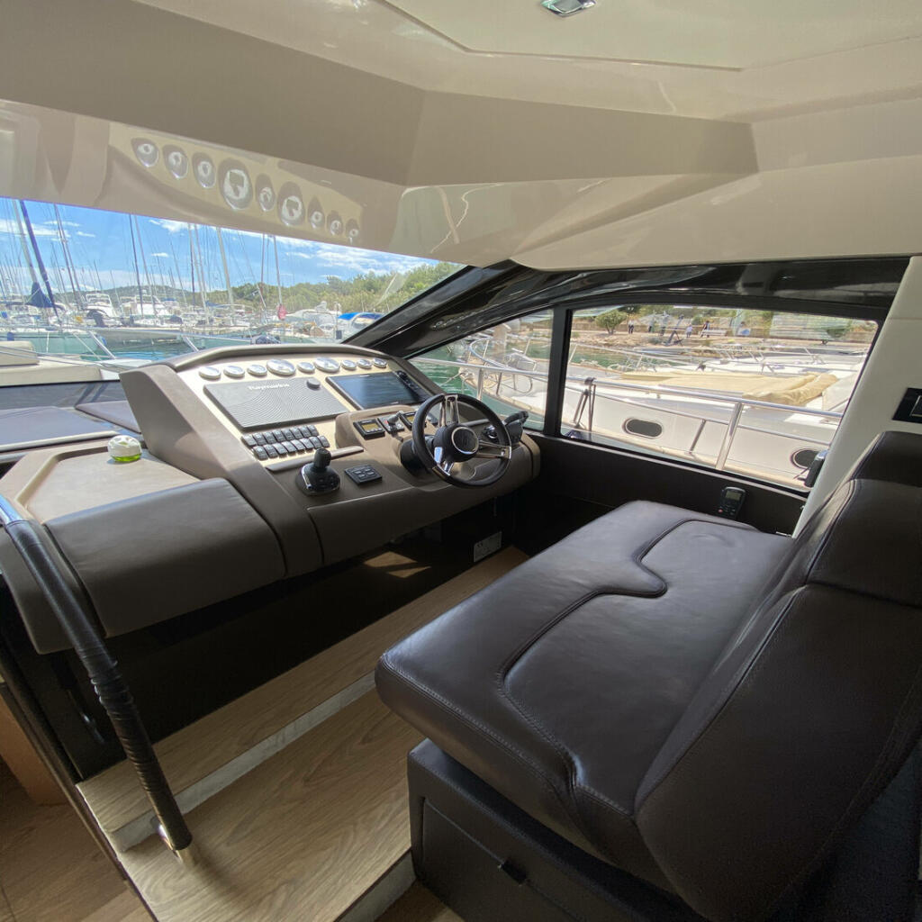 Motoryacht 