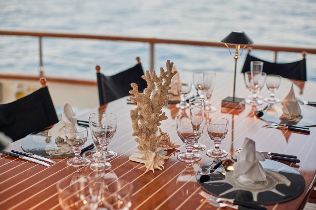 Luxury motor yacht 