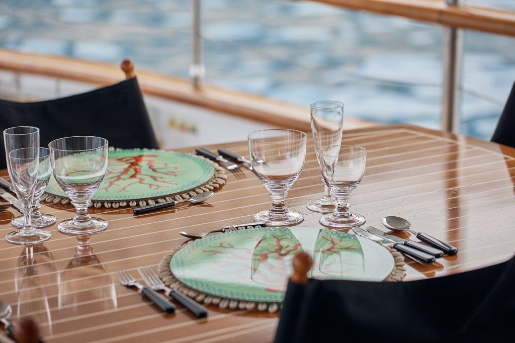 Luxury motor yacht 
