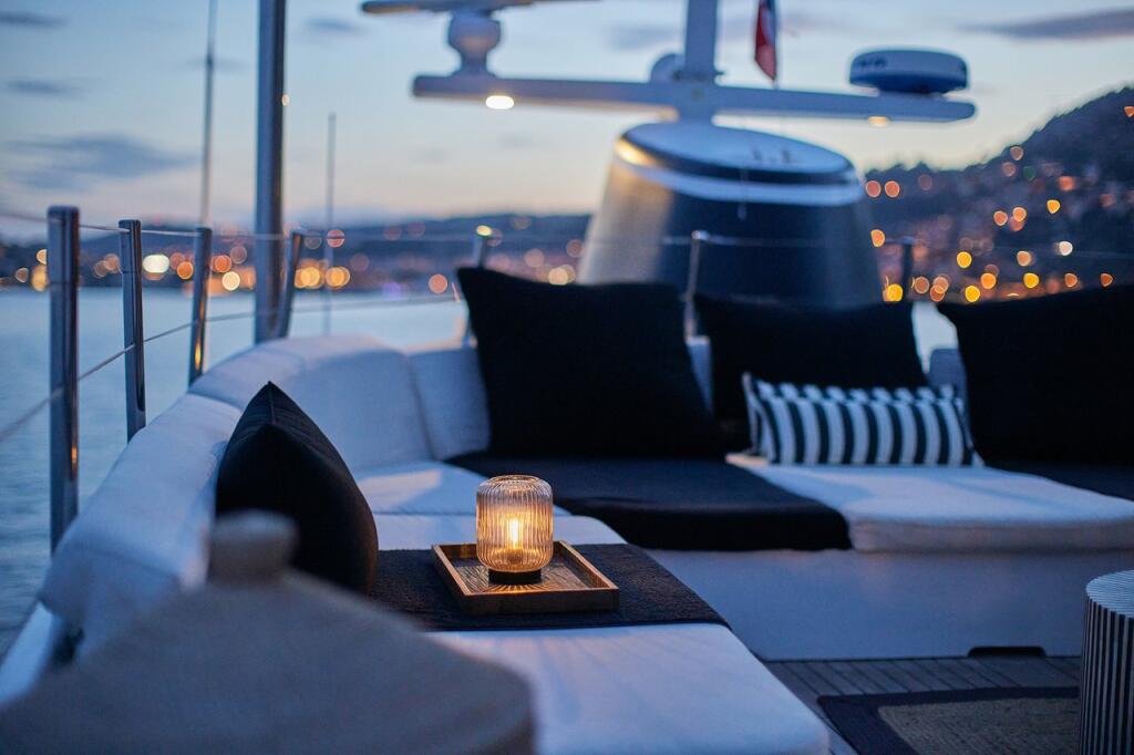 Luxury motor yacht 