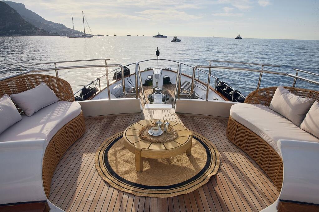 Luxury motor yacht 