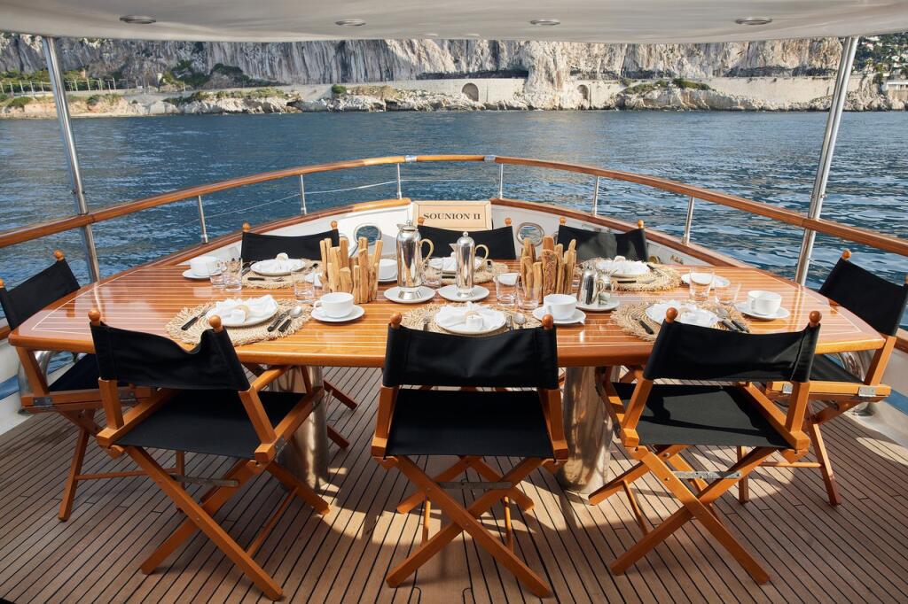 Luxury motor yacht 