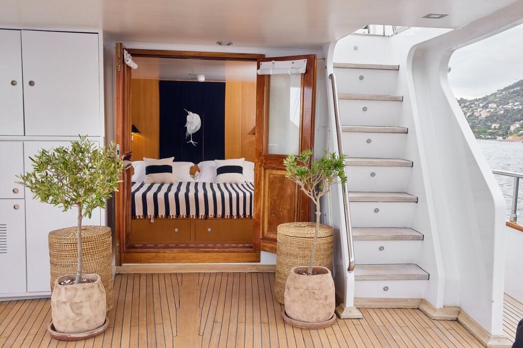 Luxury motor yacht 