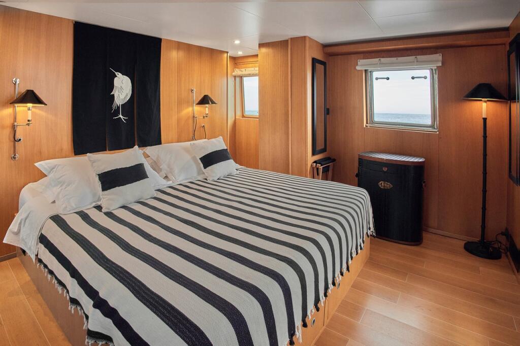 Luxury motor yacht 