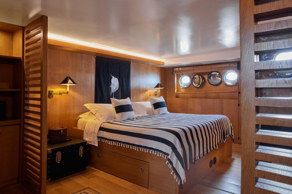 Luxury motor yacht 