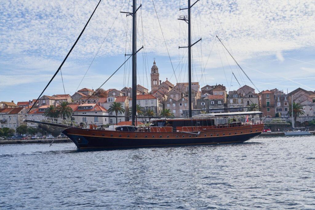Gulet & Motorsailer 