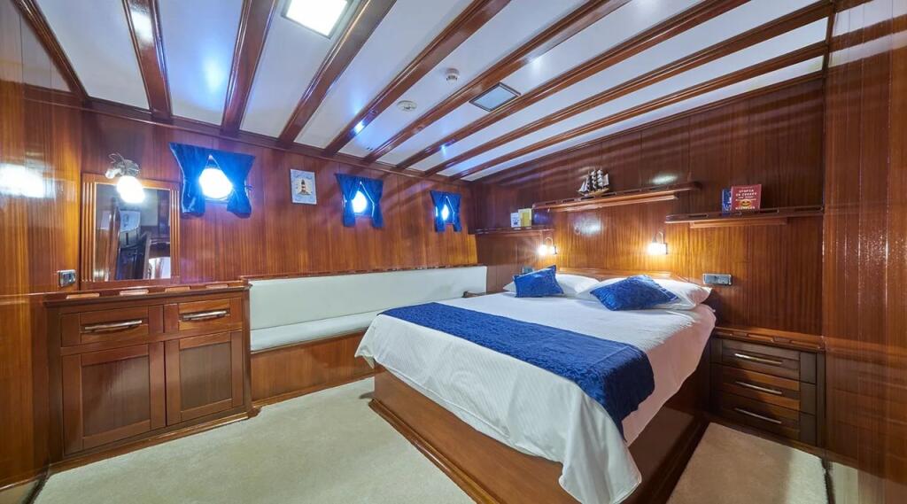 Gulet & Motorsailer 
