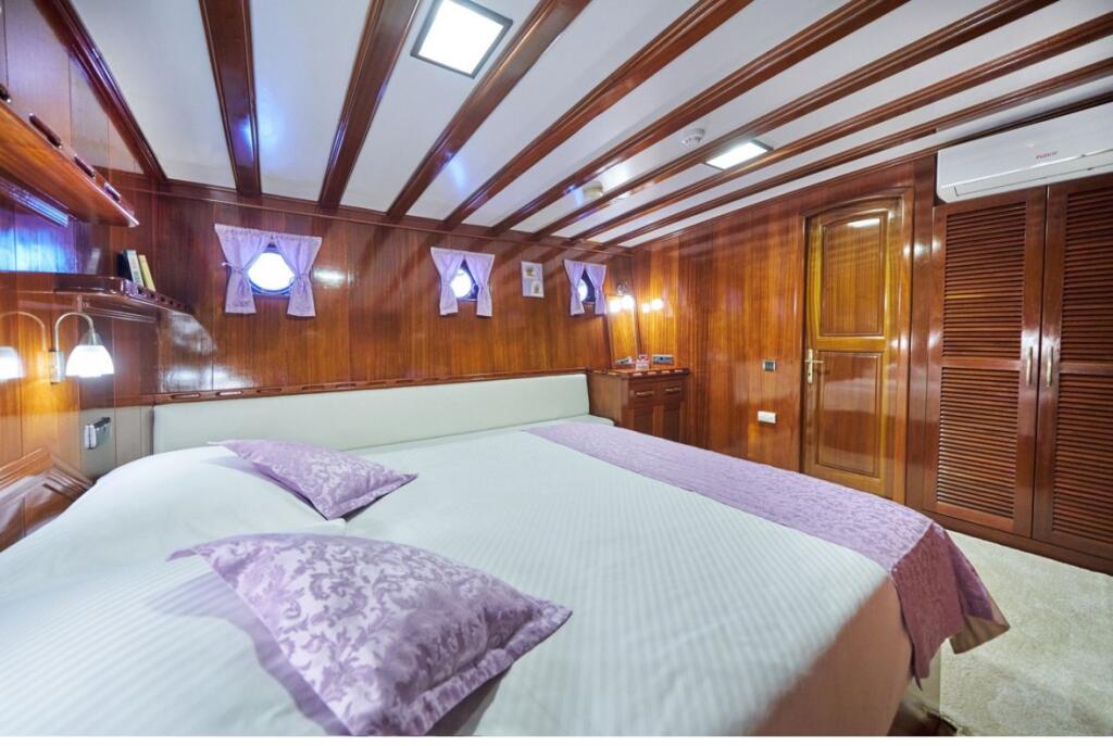 Gulet & Motorsailer 