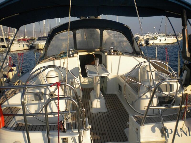 Sailing yacht 