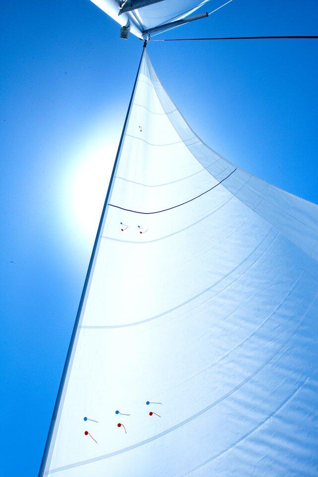 Sailing yacht 