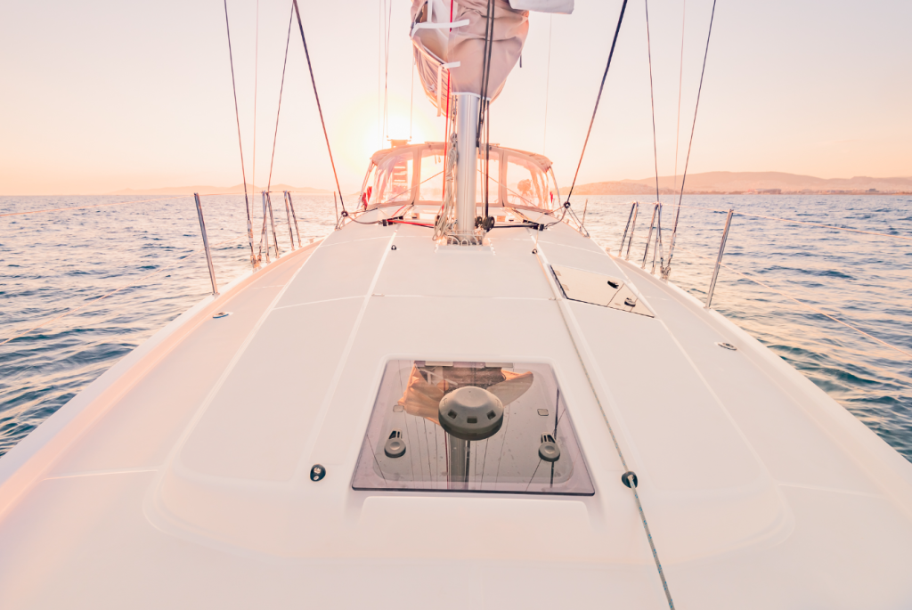 Sailing yacht 
