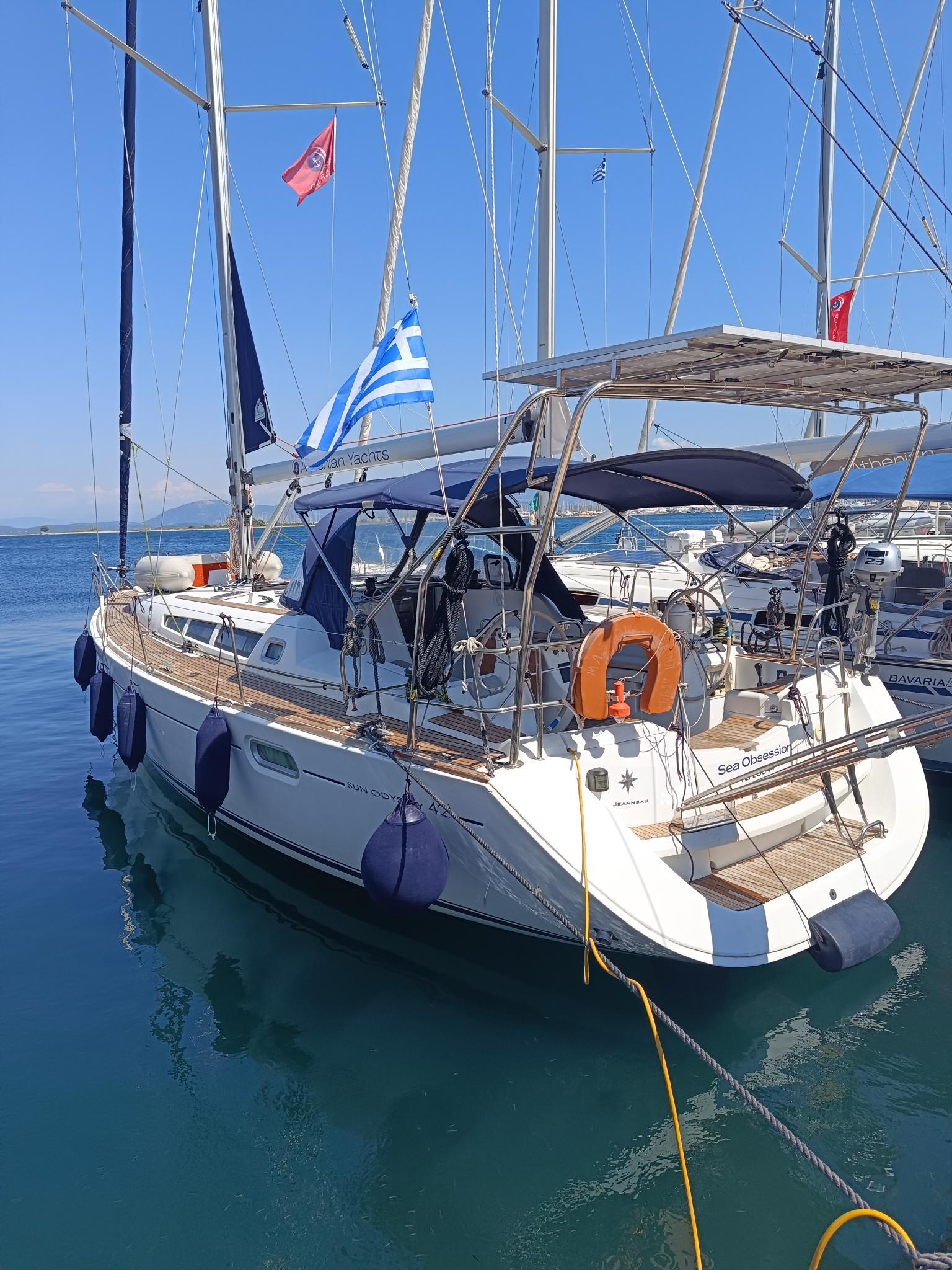 Sailing yacht 