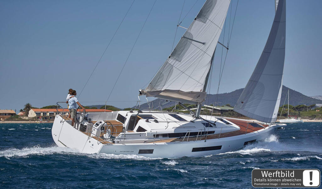 Sailing yacht 