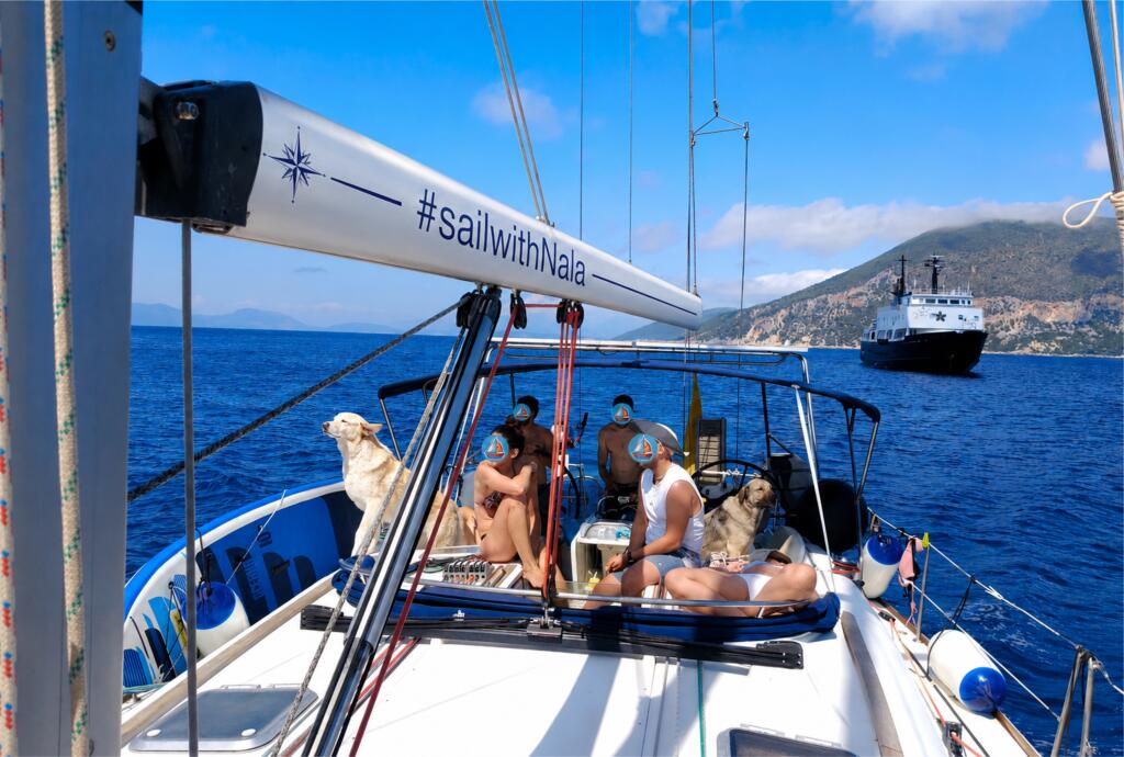 Sailing yacht 