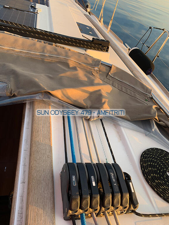 Sailing yacht 
