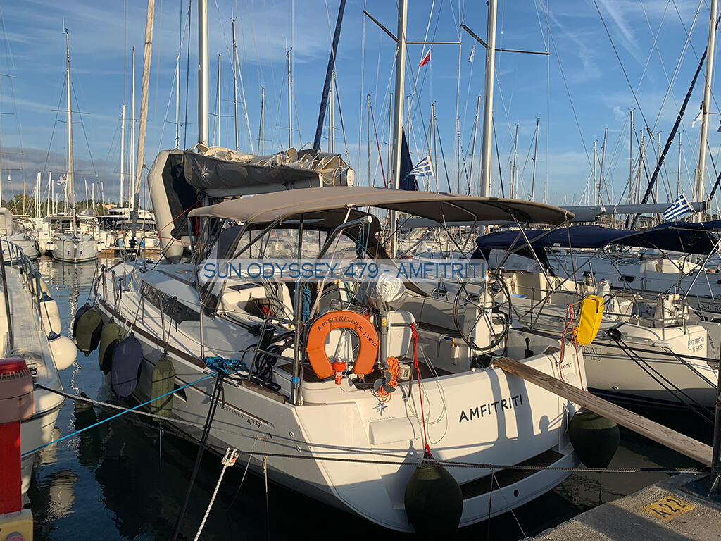 Sailing yacht 