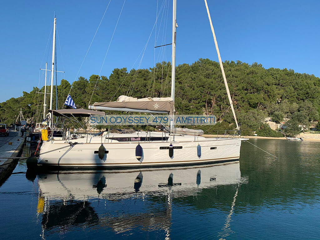 Sailing yacht 