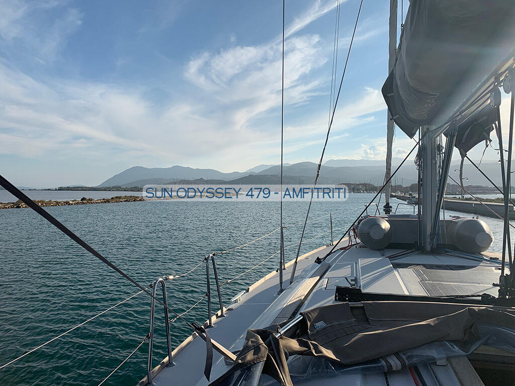 Sailing yacht 