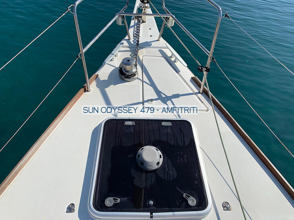 Sailing yacht 