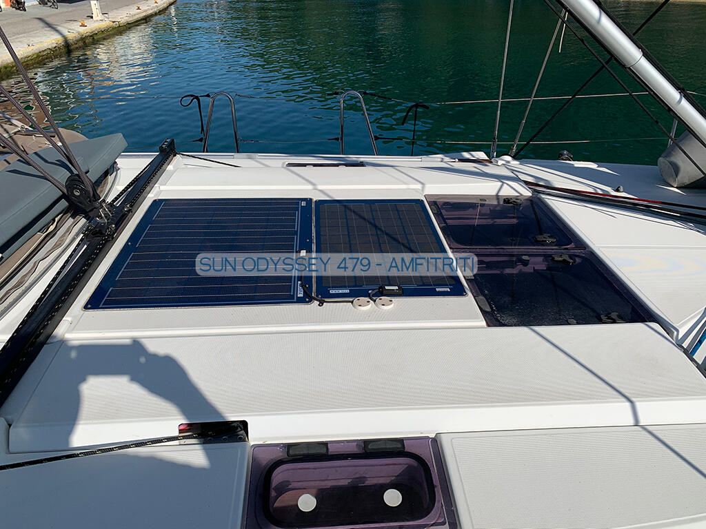 Sailing yacht 