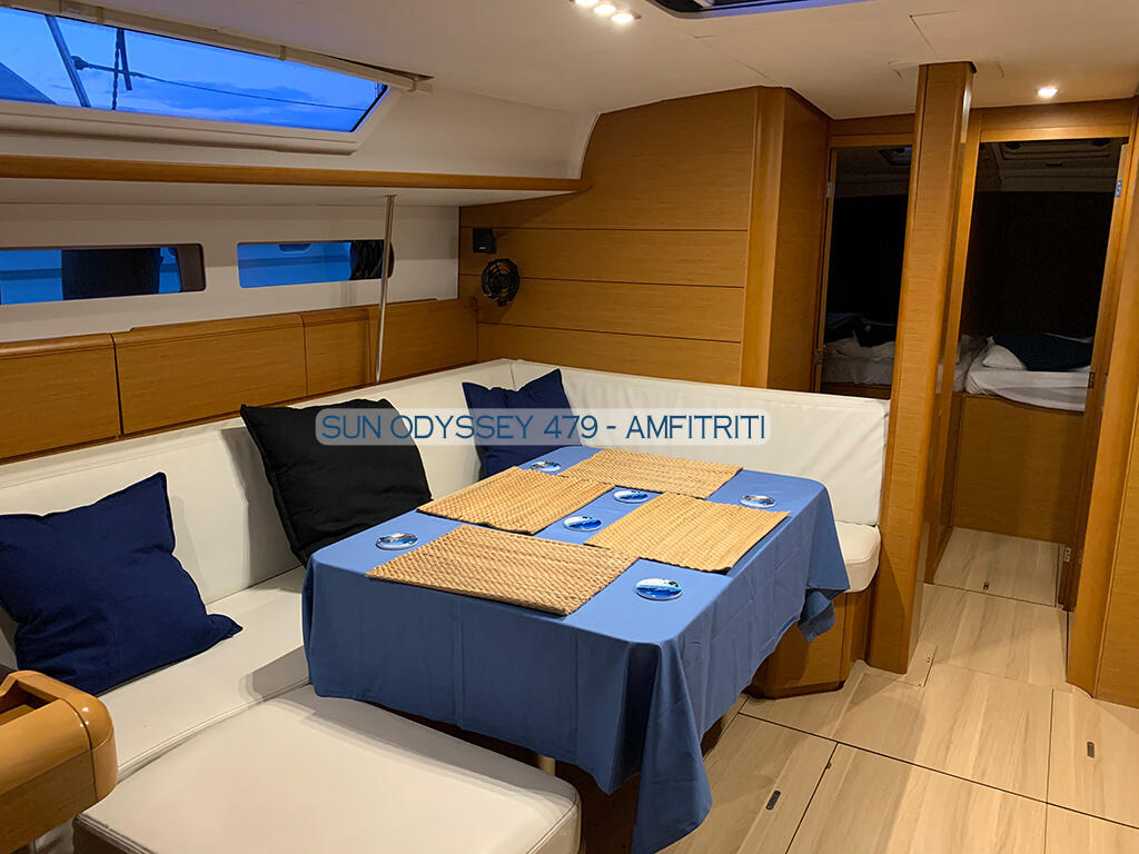 Sailing yacht 