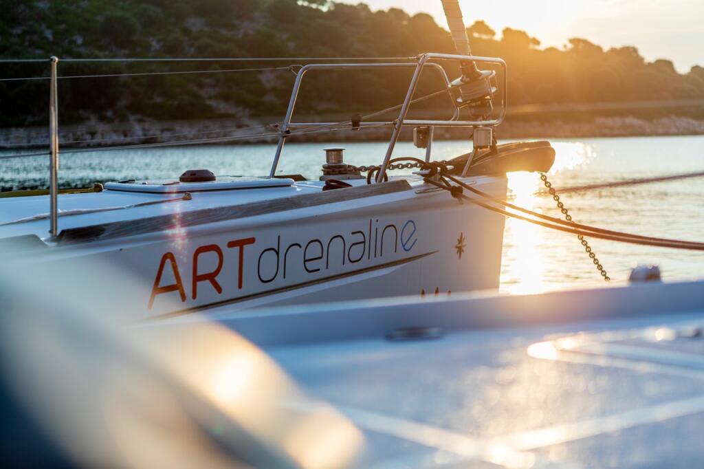 Sailing yacht 