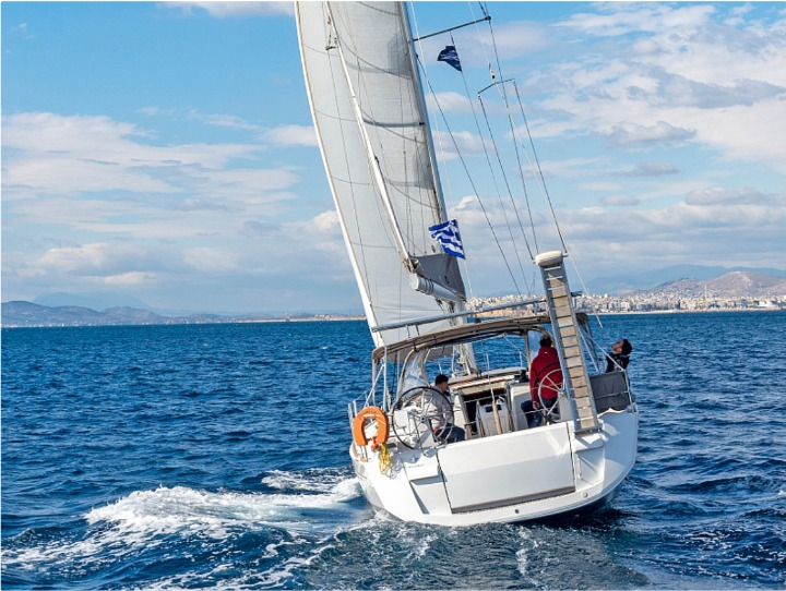 Sailing yacht 