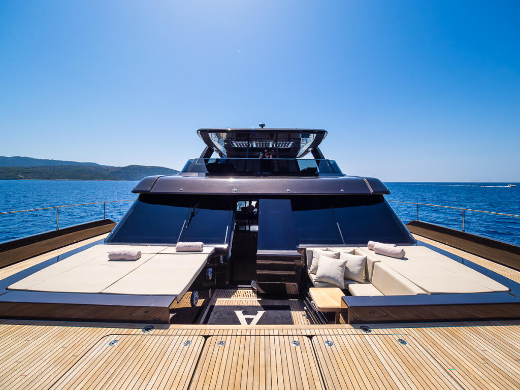 Power catamaran 