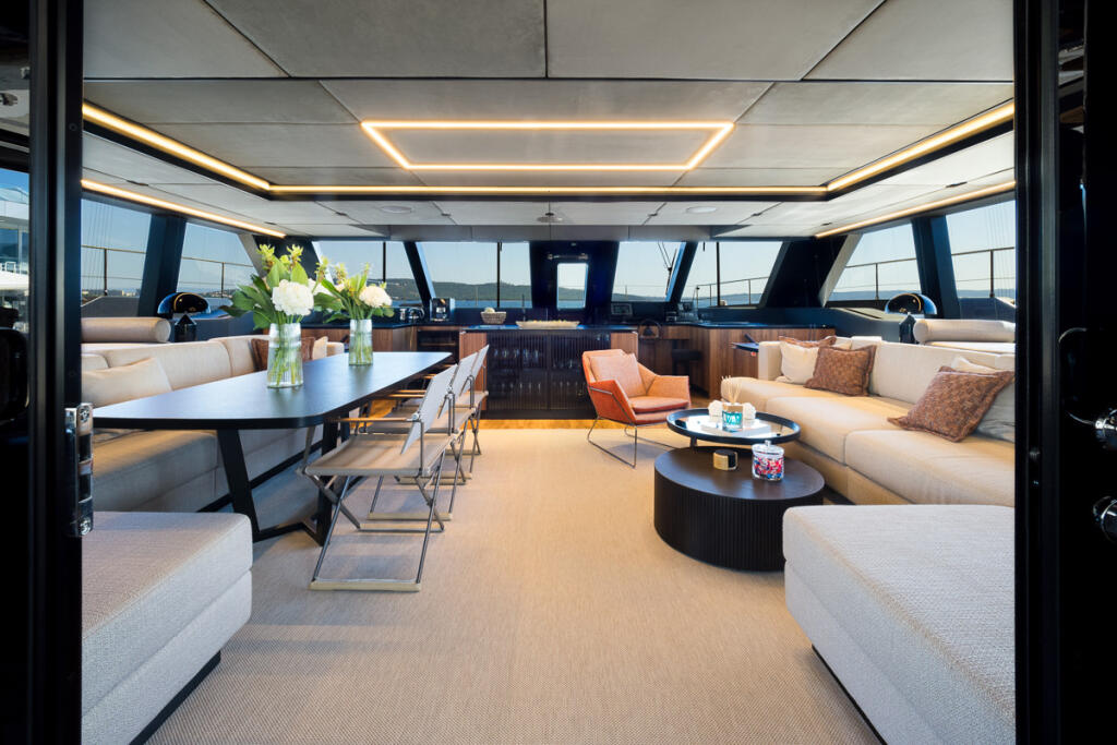 Power catamaran 