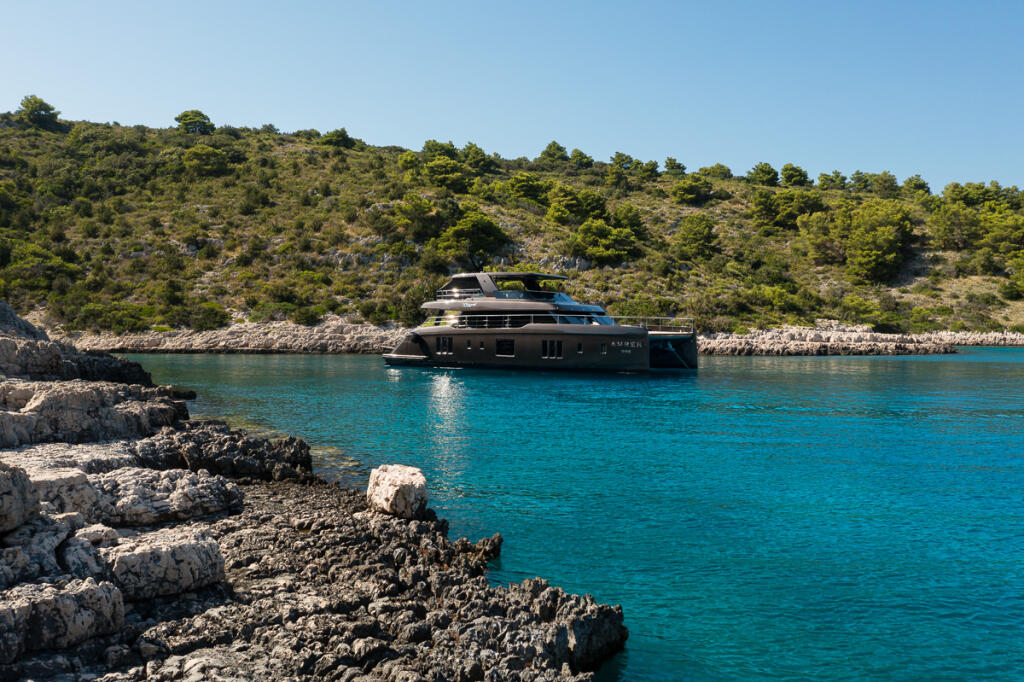 Power catamaran 