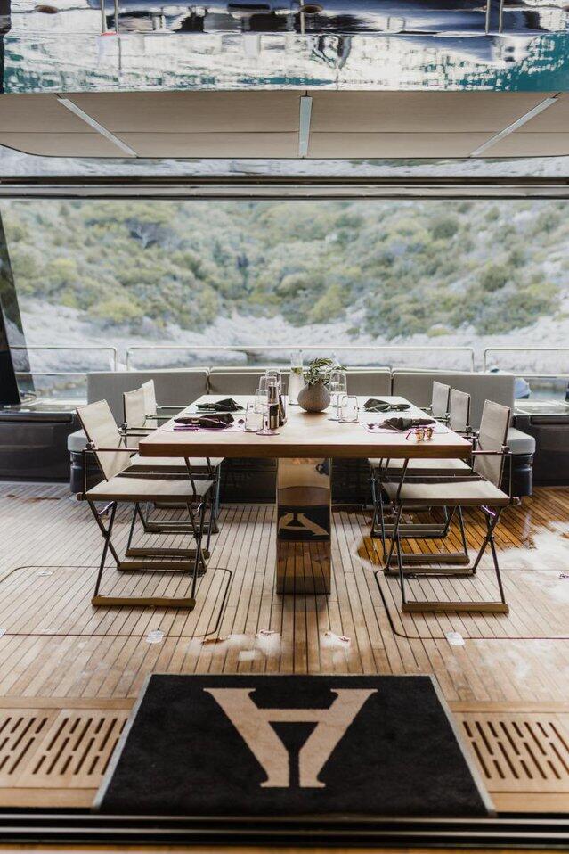 Power catamaran 