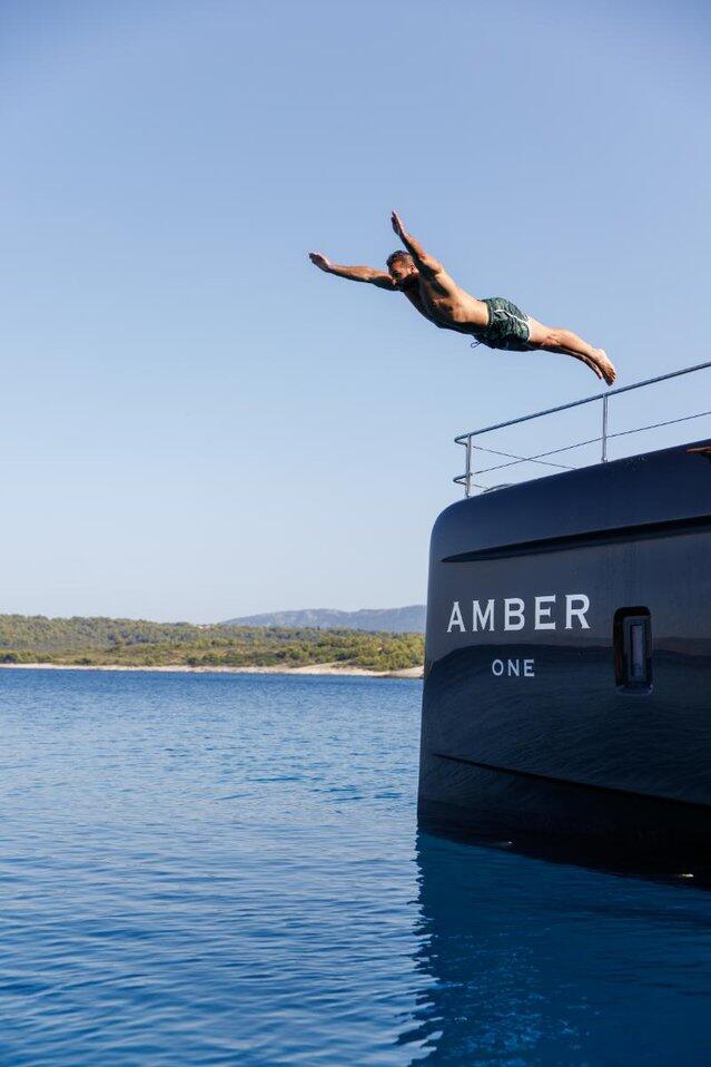 Power catamaran 