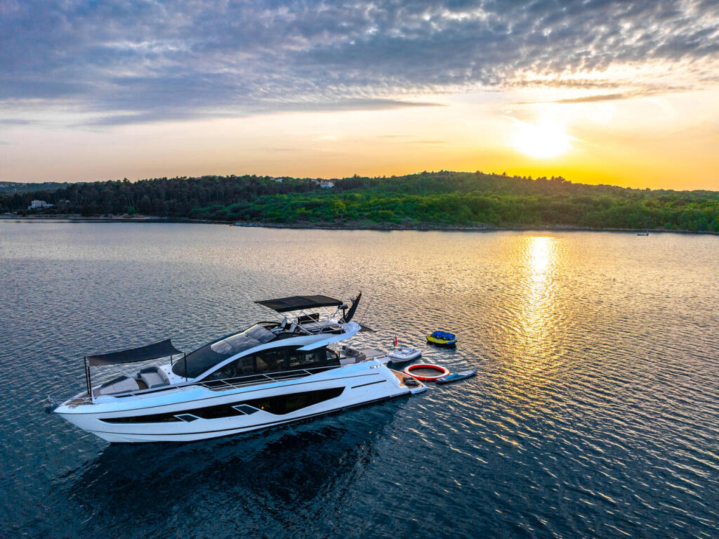 Motoryacht 