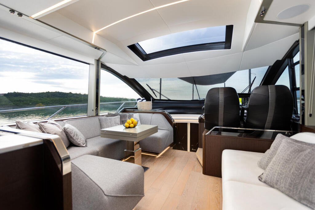 Motoryacht 
