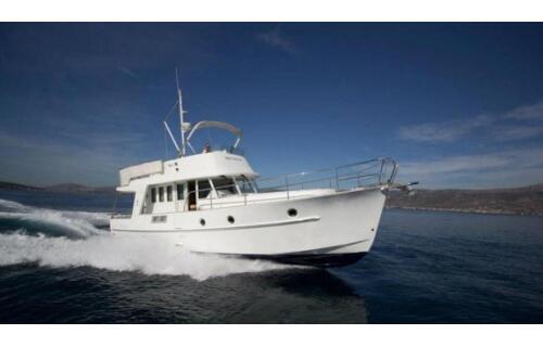 Motor yacht 