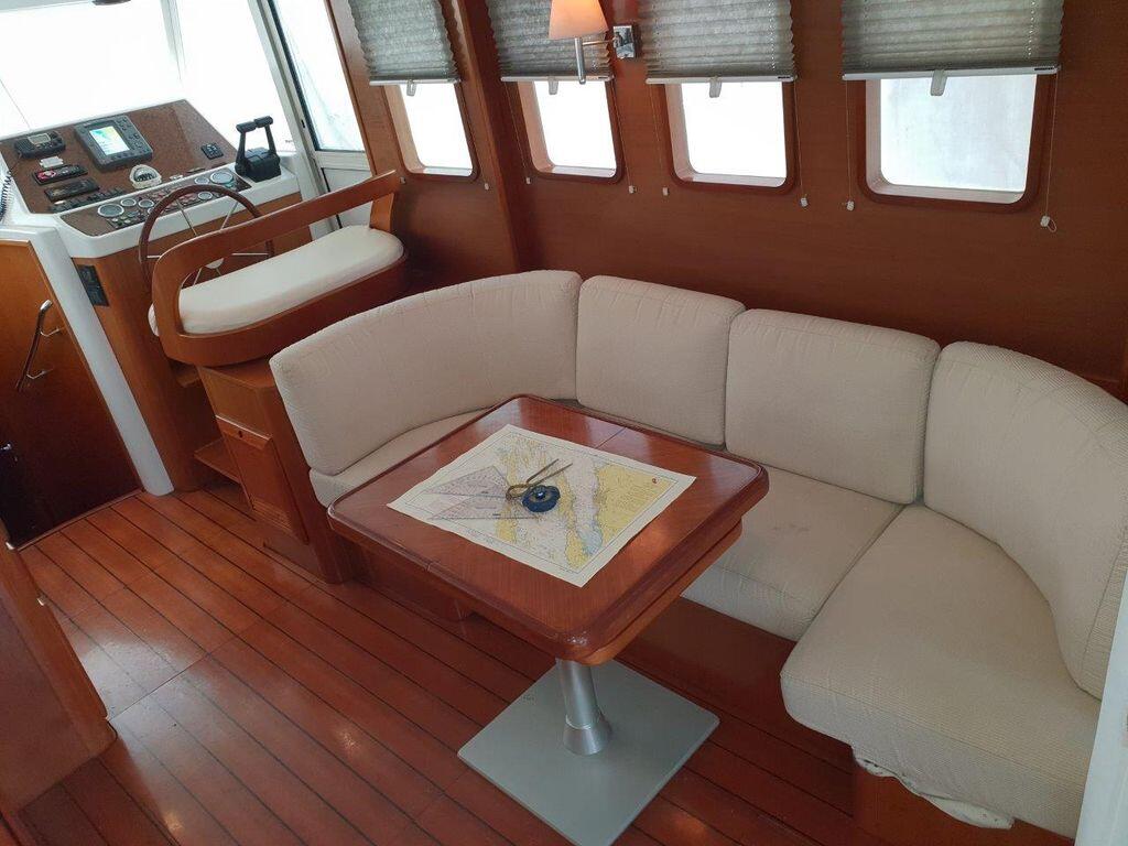 Motor yacht 