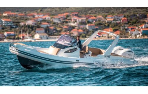 Rubber boat (R.I.B.) 