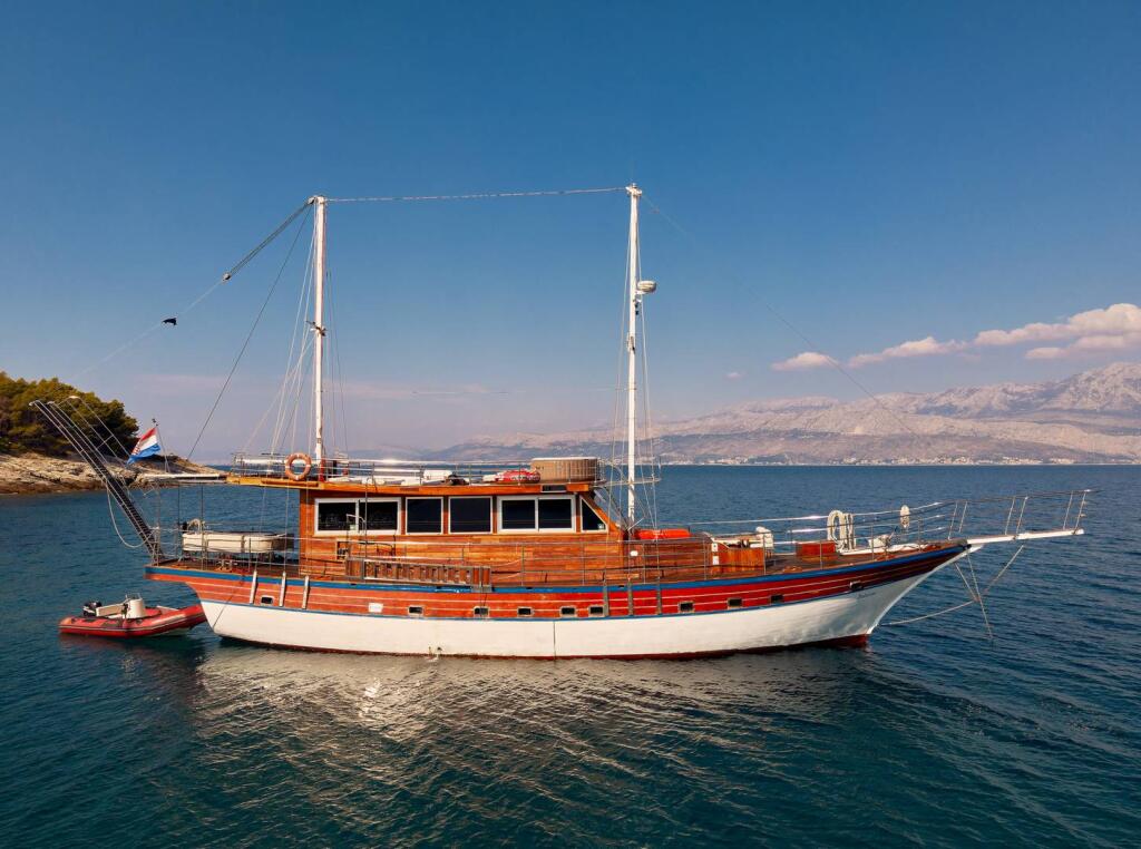 Gulet & Motor Sailer 