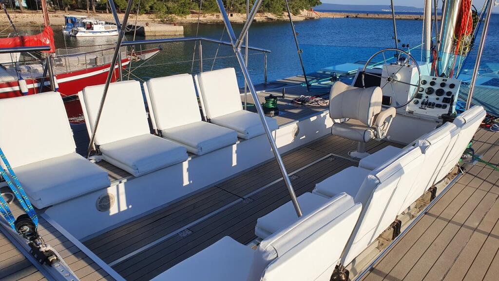 Catamaran 