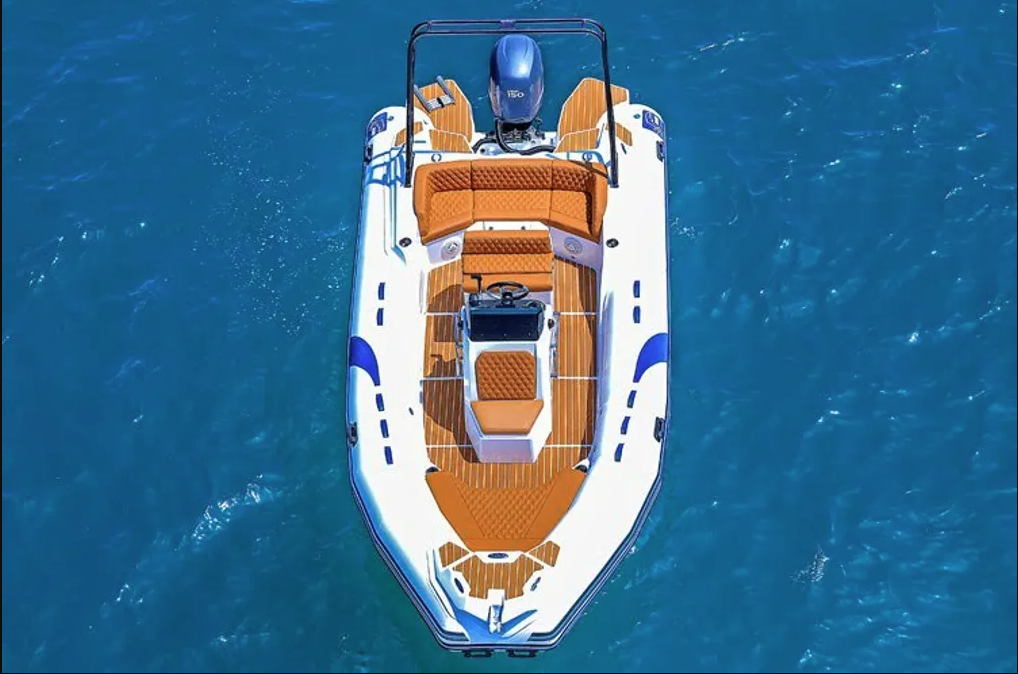 Rubber boat (R.I.B.) 
