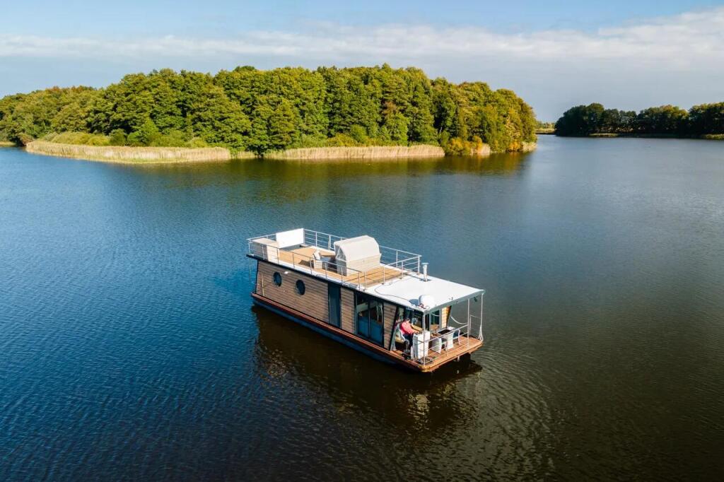 House boat 