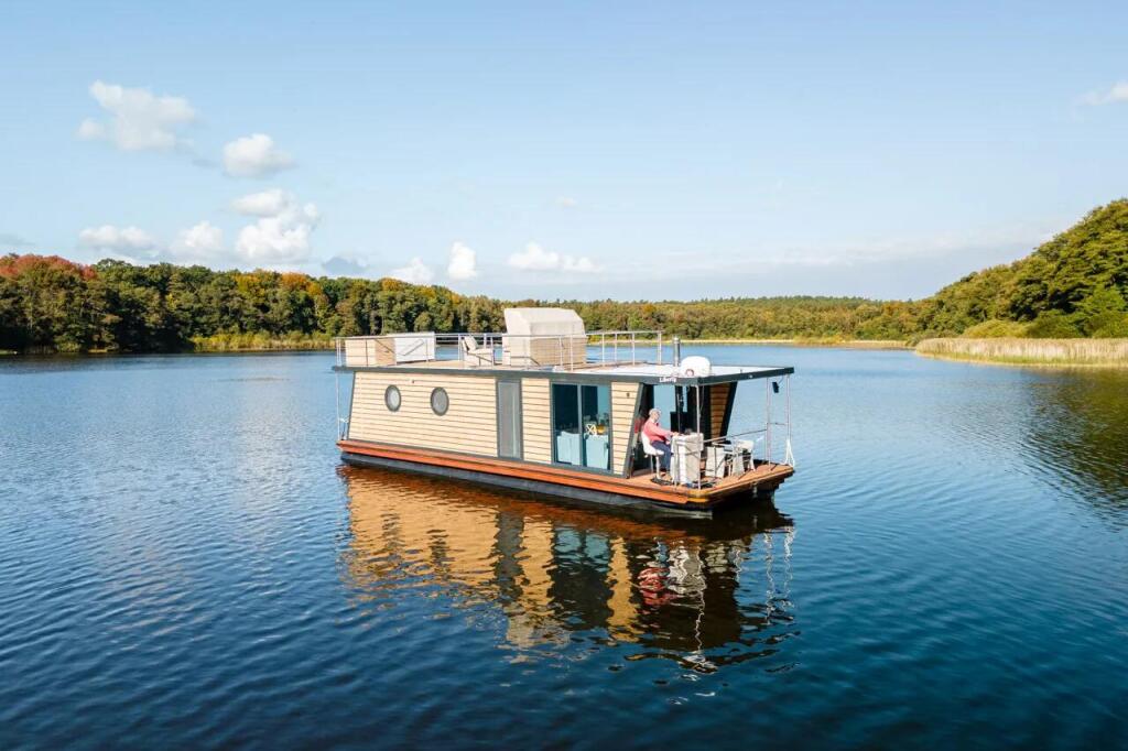 House boat 